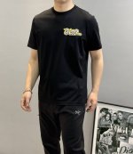 D&G杜嘉班纳25S夏季圆领短袖，原单品质推荐！高级3D绣花.精致立体.高感满满～采用定制190G丝光棉面料，上身后的轻盈感很强，丝滑亲肤柔软的质地具备出色的透