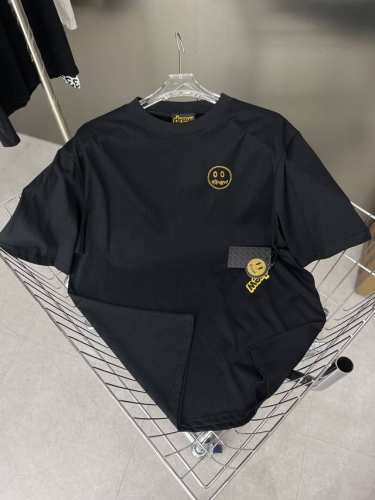 de03 Drewhouse欧阳娜娜同款经典刺绣素描笑脸短袖 定织定染32支230克双纱纯棉面料 进口机器刺绣，细节完美。领口定制纯棉螺纹，可机洗不易变形，开模