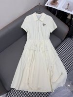 prad* 25Ss新款翻领连衣裙定制三角标装饰 双口袋抽绳裙摆 微皱面料 简单不简约 三色三码Smla807