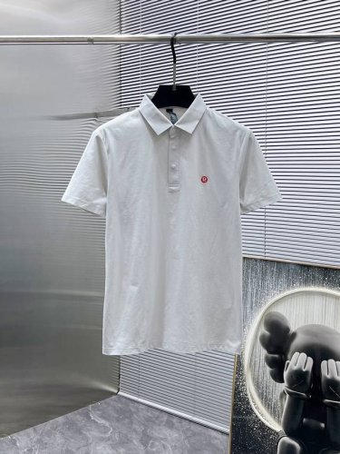 露露 2025S夏季新款 翻领短袖T恤 Polo衫，高端版本！专柜定制面料 透气舒适度高，细节无可挑剔，品牌元素设计理念，体现高品质。手感细腻柔软！呈现休闲裁剪