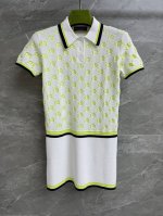高版本出货啦 G家polo衫式连衣裙 早秋系列 经典polo领设计 Gg嵌花图案 象牙白和柠檬绿配色 休闲时髦有活力 进口棉质纱线 舒适亲肤 正常版型 上身显瘦