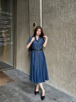 上新 prad * 普拉达 2025Ss新款牛仔连衣裙 定位活性酵洗 养眼设计 少女机能风 可甜可盐 上身帅气又拉风 复古洗水牛仔重新诠释了时髦精单品 设计版型