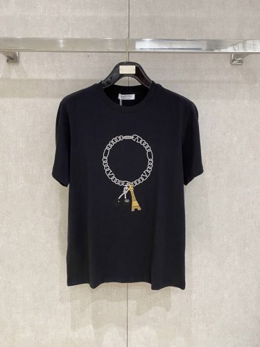 华伦天*Valentino 25Ss春夏新款首发专柜最新款短袖圆领T恤 手绘工艺 高端订制 设计前卫时尚！品牌Logo重工艺设计 高端定制240克面料.手感柔软