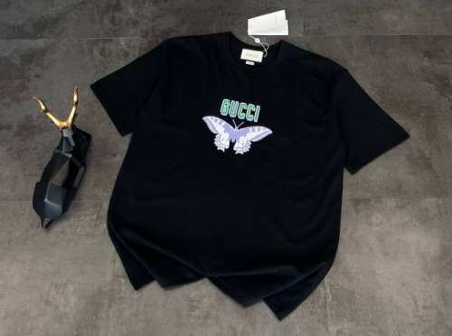 90 新款短袖上新：2025 Gucci 新品限定走秀款，撞色蝴蝶字母数码印花T恤，源版开发定制，全棉材质，复古高级，全新工艺，活性印花工艺处理，撞色蝴蝶字母印