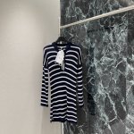 Ｄ家 25夏季新款 条纹针织长袖裙 经典撞色条纹 胸前有独特绑带设计 时尚感满满。舒适透气 版型上身非常好看，百搭又不挑人。一个色Sml