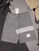 Thom Browne 2025Ss新款针织短裤，定制面料采用威化布织法，提花针织工艺，版型紧致立体，4杠拼接，定制裤绳五金质感强，顺滑，上身舒适透气，凹凸有型