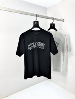 赛琳。穿200斤。宽松版 顶级货品2025春夏新款首发专柜最新款短袖圆领T恤 高端订制 设计前卫时尚！品牌Logo重工艺设计 高端定制天丝面料.手感柔软.穿着舒