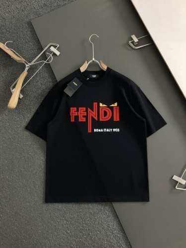 Fend*合身版型 25春夏顶级黑色卡通小怪兽字母重磅经典短袖，精致工艺专柜面料，顶级元素融合打造，经典短袖3标齐全，潮男时尚，无论是上身舒适度还是都是无可比拟