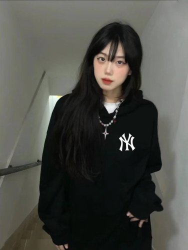 Mlb Yankees-Ny春季连帽卫衣 本款采用新疆长绒棉纯棉面料，不起球不褪色不变形，质量超级好，柔软的让你爱不释手，布料挺实，绝对厚实，打底单穿都是百搭，