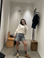 Celin* 25Ss春夏新款 Logo刺绣毛边破洞牛仔短裤丨独家Yb开发 高版出品 经典中高腰热裤 女神必入 复古洗水毛须边设计大长腿满风 进口纯棉高密度斜纹