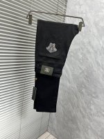 范思‘’2025春季新款休闲牛仔裤，高端定制系列。进口高密度定制纯棉单宁面料：舒适柔软亲肤，笔挺不易起皱，原版五金。实物拍摄简单明了，超级百搭上身效果超级棒时尚