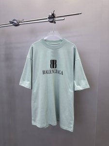 巴黎 新款短袖T 成衣洗水工艺加最新印花标 100%精梳棉 男女同款 尺码Sml