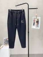 P220。Arc’Teryx始祖鸟独家专供新款 春秋休闲裤 高端版本！专柜定制面料 透气舒适度高，细节无可挑剔，品牌元素设计理念，体现高品质。手感细腻柔软！呈现