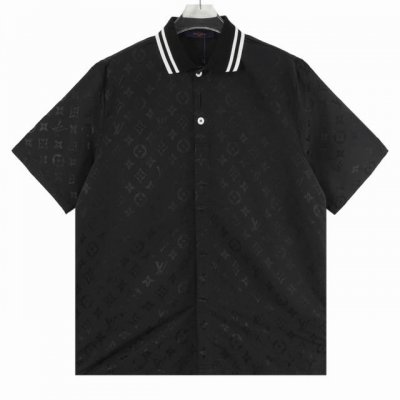 louis Vuitton 路易威登 Monogram提花工艺套装衬衣 男士时尚休闲夏日沙滩套装。路易家族的新高端，细节品质永远的那么完美无瑕，创意设计层出不穷