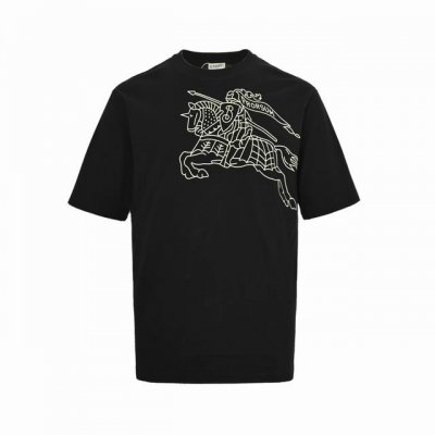 burberry 巴宝莉 25Ss 线条骑士战马印花短袖 纯棉柔软面料 对色定染面料 高水平印花工艺 时尚优雅 采用进口水浆材质 水浆印花的工作原理接近于染色