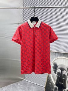古奇 Gucci 2025Ss夏季新款 翻领短袖T恤 polo衫，高端版本！专柜定制面料 透气舒适度高，细节无可挑剔，品牌元素设计理念，体现高品质。手感细腻柔软