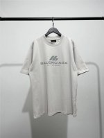 高版本，质量很好！巴黎世家 Balenciaga男女同款反光3M小字母短袖T恤！此款尺码偏大，最小Xs穿到145斤左右！最大穿到200多斤！ 巴黎世家Balen