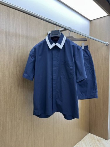 套 Guc 2570春夏官网新款男士休闲户外运动套装 高定专柜面料 透气舒适度高，细节无可挑剔，品牌元素设计理念，做工考究工艺复杂，专业代购级体现高品质。Lz手