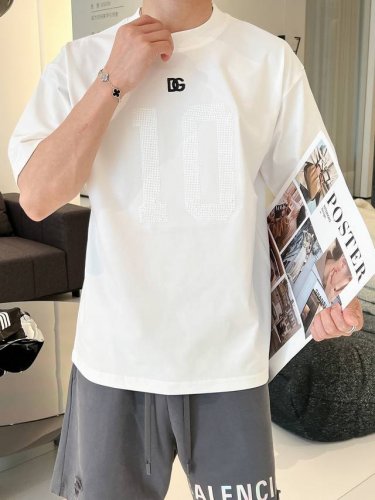 p260杜嘉班纳D&G2025新工艺珠片绣，绣花春夏新款首发专柜最新款短袖圆领T恤 官网同款 高端订制 设计前卫时尚！品牌Logo重工艺设计 高端定纯棉面料.手