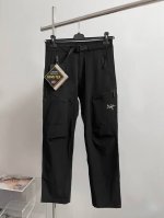 Arcteryx始祖鸟Beta pants 刺绣 轻量化四季全拉链休闲裤 颜色：黑色 尺码：M-3XL 始祖鸟的火爆程度不必多说，从专业的户外登山硬壳系列到休闲