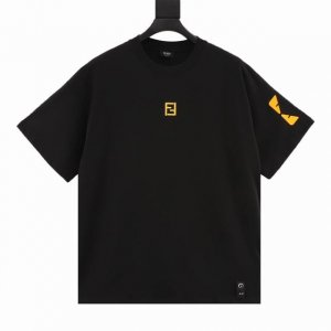 130 fendi/芬迪 25Ss 胸前双F刺绣手臂硅胶眼睛短袖T恤 采用230克双股双面面料以及罗纹本布，胸前皮标红外线定位， 面料都经过浇洗，手感质感更佳，