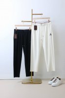 L p2530新品 极简运动打造出清爽的摩登Stay！穿上新颖 时髦面料舒服透气，面料不会起球 裤子的车线都是精细。穿着非常舒适 低调不失奢华 穿出去非常有档次
