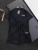 Balenciaga 巴黎世家 微宽版型S-Xl 套装 25Ss专柜同步走秀热卖款 前后幅波浪可乐字母Logo刺绣 后开袋 短袖短裤复古味十足 巴黎每次的新品都