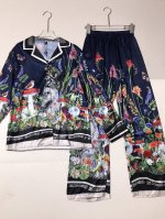 套装 D&G杜嘉班纳新款 蘑菇兔子花丛印花翻领长袖居家服外穿睡衣套装 两件套。Smlxl
