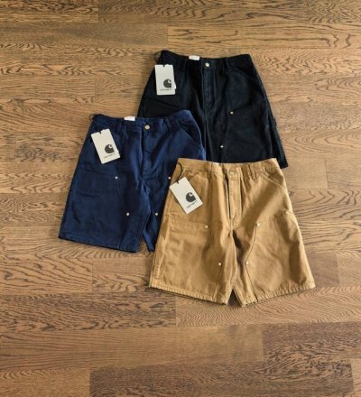 Carhartt Wip 双膝伐木工装短裤 超重磅！卡哈特最经典的版型！众多工人和潮流玩家的必备单品！ 干净利索的剪裁，12盎司100%棉原生帆布，面料经过水洗