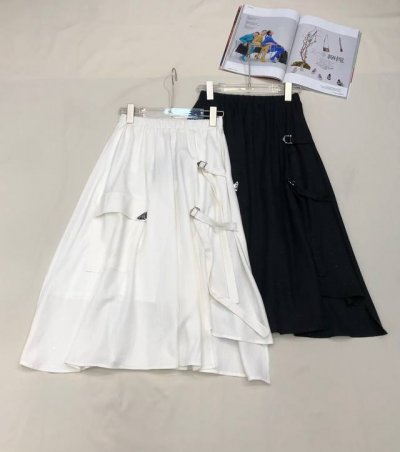 pr141 2025夏季新品半身裙，松紧腰设计穿脱方便，侧边工装口袋，下摆不规则设计时尚潮流，采用天丝亚麻面料透气性好，2色Sml