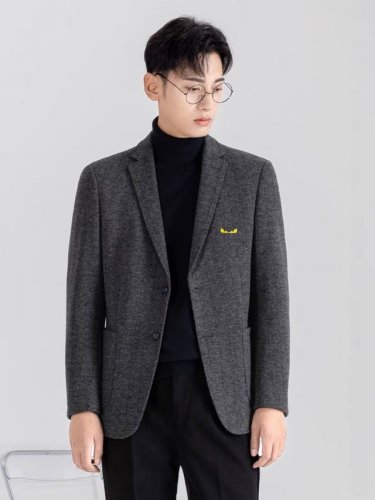 Fendi 芬迪25Ss春季新款男士商务休闲针织西装外套，香港洋行渠道货 秋冬新品，高级秀场系列，官宣画册海报穿搭款！ 西装属于搭配季塑造性极高的奢物，一件上乘