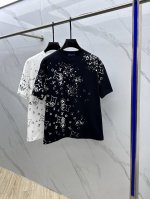 louis Vuitton 路易威登 2025Fw春夏新品圆领打底外穿T恤，立体感Logo微廓形半袖260克活性纯棉打底T恤，棉，手感面糯有骨感，柔而有韧性。工