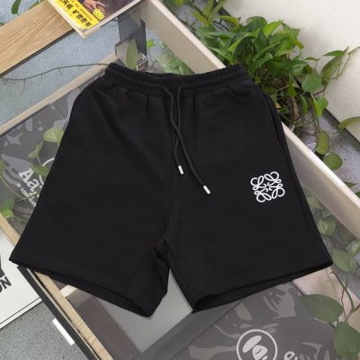 新款Loewe罗意威经典简约刺绣Logo图案绣花休闲情侣毛圈五分短裤，采用360G重大毛圈面料，质感一流，作为当下超火的品牌，没有夸张的设计图案、采用独特载剪、