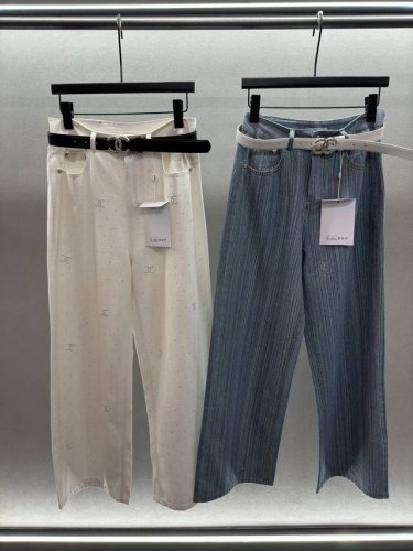～～～～ 2660 Spring And Summer～～～～ P270！Chane*，烫钻腰带牛仔长裤， 定位烫钻超级闪了，让人一眼就爱， 宽松直筒版型，恰到