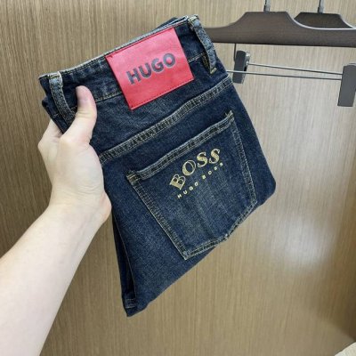 新款 Hugo 高端定制、25Ss春夏最新款原牛仔裤 柜台同步发售 原版定制复刻 客供五金辅料 原单品质 进口牛仔面料重工洗水 做工走线精细 上身绝佳！优选单品