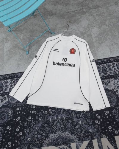 款M799 巴黎 Balenciaga新款Blcg新款联名曼联刺绣球衣长袖！超级超级重磅好货，限定新品，定制原版高端透气珠迪面料，经过水洗预缩工艺。达到表面手感