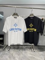 LV25Ss春夏新款平纹针织棉布基础圆领短Tee，男女同款时尚立体胶印字母标识印花宽松休闲短袖T恤衫！贸易公司渠道稀出，同步官网发售！今年春夏季最时髦的一款短T