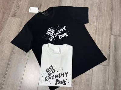 Givenchy短袖T恤 工艺：印花 颜色：黑色 白色 码数：S～Xl 面料：精梳紧密棉盖棉280G 柔顺手感，做工细致。男女同款宽松版型！