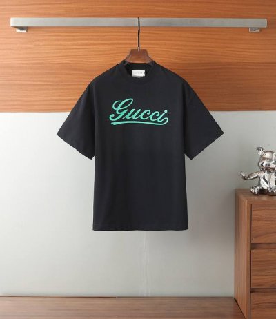Gucci 古驰 标语Logo字母印花百搭短袖T恤男女同款 吊牌 领标 水洗唛 三标齐全 定织定染280克精梳棉面料 尺码：Xs-L 颜色：黑色，白色