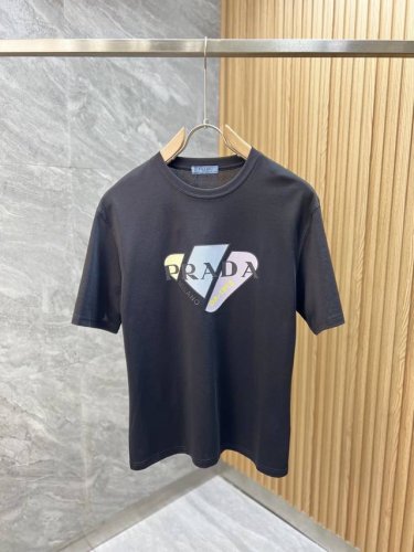prada 普拉达 2025春夏新品 三标齐全 圆领丝光棉短袖T恤 好货不用过多介绍 看细节 专柜码数：M-Xxxl 175 140建议L