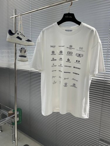 balenciaga巴黎世家 2025夏季新品，专柜同步有售，原单狠货，进口原版面料，上身舒适，顶级植绒印花工艺字母图案装饰Logo，原版五金辅料装饰，独特设计