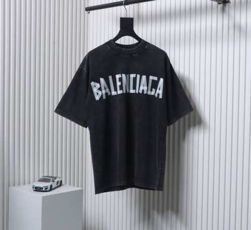 Balenciaga 巴黎世家黑色水洗做旧复古短袖T恤 采用32S 1*2精棉双纱平纹，260克；搭配32S 1*2精棉双纱1*1罗纹，320克。水洗黑环保定染