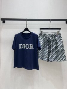 强烈推荐 Dio*2025春夏新款 休闲印花套装 Monograw渗透印花 高级大气 满满的穿搭高级感 创新面料 轻盈柔软 实物非常赞 上身洋气百搭 美美哒 高