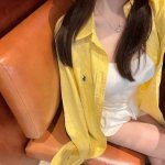 120 拉夫劳伦小马刺绣Logo亚麻防晒衬衫 防晒衬衫太适合这个夏天了又美又实用 非常宝藏的单品 防晒显白效果也是满分 战马刺绣Logo绝美 高级感满满～ 带