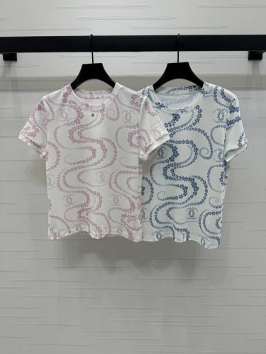 上新原单高端品质 Chane* 2025春夏最新系列！活性印花圆领短袖T恤！定制原生全棉材质 透气舒适 质感十足 常规短袖T恤裁剪 通体活性满印不规则错落山茶花