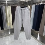 p210 burberry巴宝莉经典款 高品质 三标齐最新英文Logo刺绣卫裤 定制320克双面透气面料 束脚版型设计 前裤袋打枣工艺，，很显腿长 采用经典最新