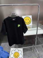 Fila Fusion斐乐潮牌情侣款短袖衫宽松纯棉T恤，男女同款 熟悉的爆款配方！斐乐今年你必备的一款单品！ 上身超级显瘦百搭的一款短袖T恤衫！ 纯捡漏！！ 纯