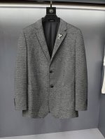 p340 Amini 2025新品时尚男士西服贸易公司渠道货，人气极高的一款单品。通体的造型颇具设计感，在视觉方面足矣吸引眼球完美诠释了品牌的特质及灵魂所在。客