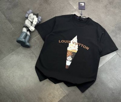 潮牌Louis Vuitton 路易威登 雪王甜筒情侣款短袖T恤 Logo图案印花金典短袖T恤 采用280G双纱高克重高级感十足 时尚又个性 超级百搭好看的一款
