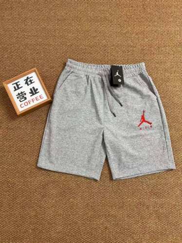 Jordan 乔丹夏季最新款基础灰色五分休闲短裤 采用重磅华棉面料，触感柔和、垂感强，穿着体验感好 4-5级水洗色牢度不易褪色 面料采用水洗印染工艺 水洗不褪色